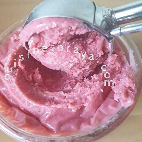 Sorbet à la fraise sans sorbetière et avec 3 ingrédients!