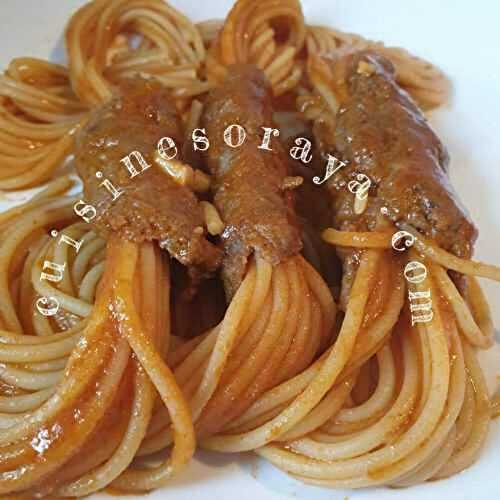 Spaghettis enrobé de viande à la sauce tomate