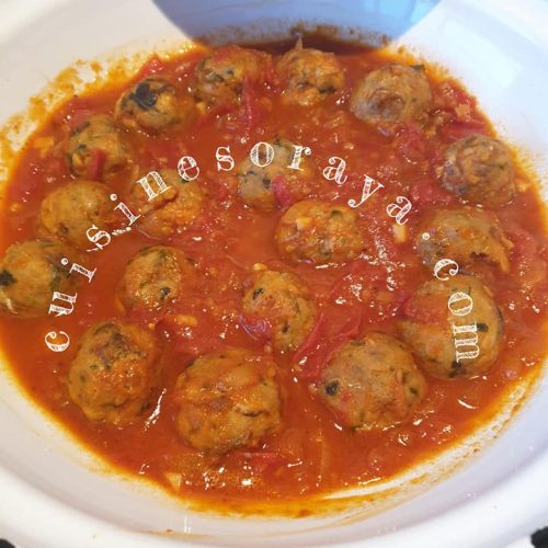 Tajine de boulettes de sardines en sauce tomate