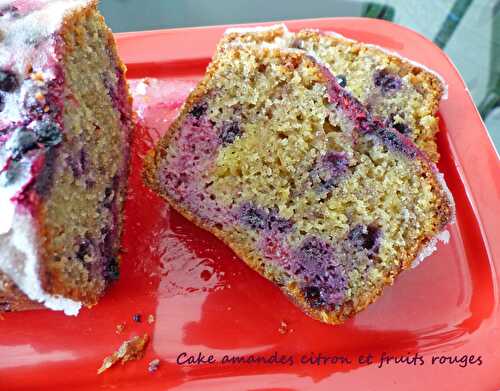 Cake amandes citron et fruits rouges de Yotam Ottolenghi