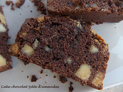 Cake chocolat-pâte d'amandes