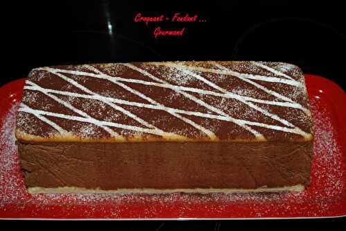 Cake ou bûche tiramisu.