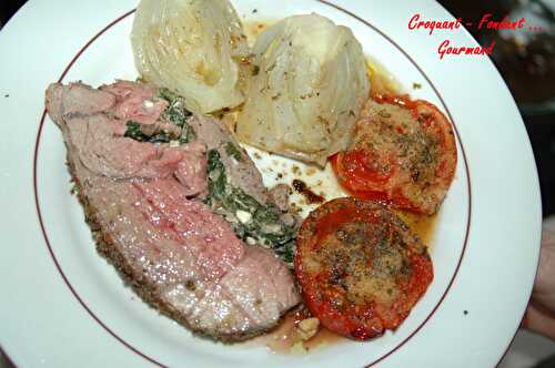 Gigot farci en croûte d'herbes.