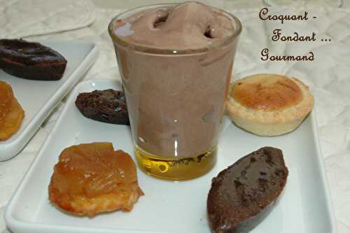 Glace chocolat-café moelleuse.