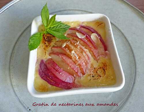 Gratin de nectarines aux amandes