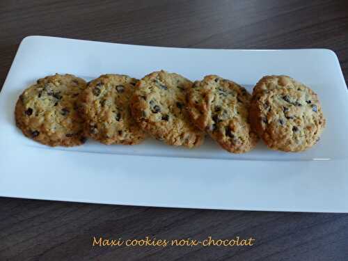 Maxi cookies noix-chocolat