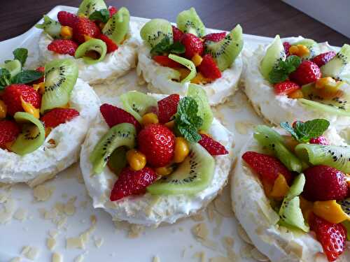 Pavlova abricot-fraise-kiwi