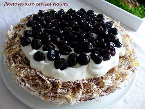 Pavlova aux cerises noires