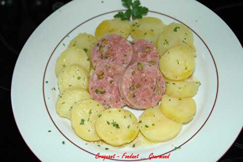 Saucisson de Lyon en salade