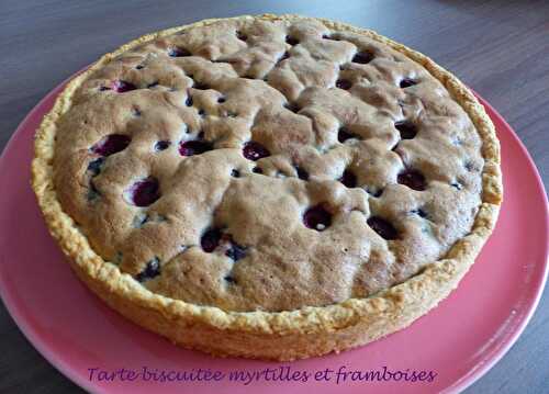 Tarte biscuitée myrtilles et framboises