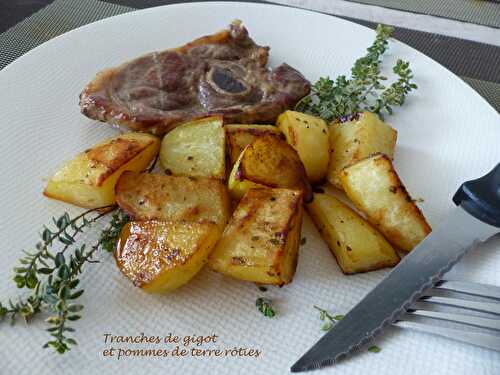 Tranches de gigot et pommes de terre rôties