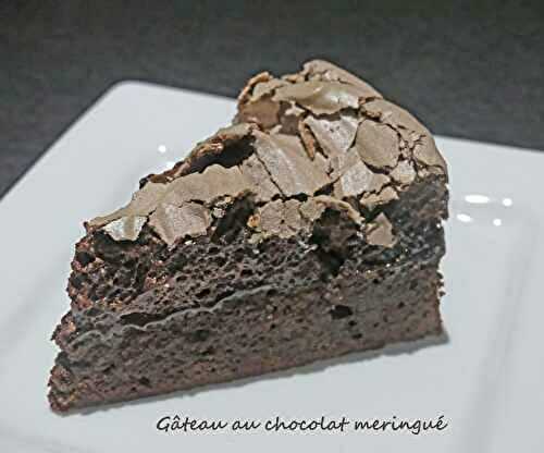 Gâteau au chocolat meringué