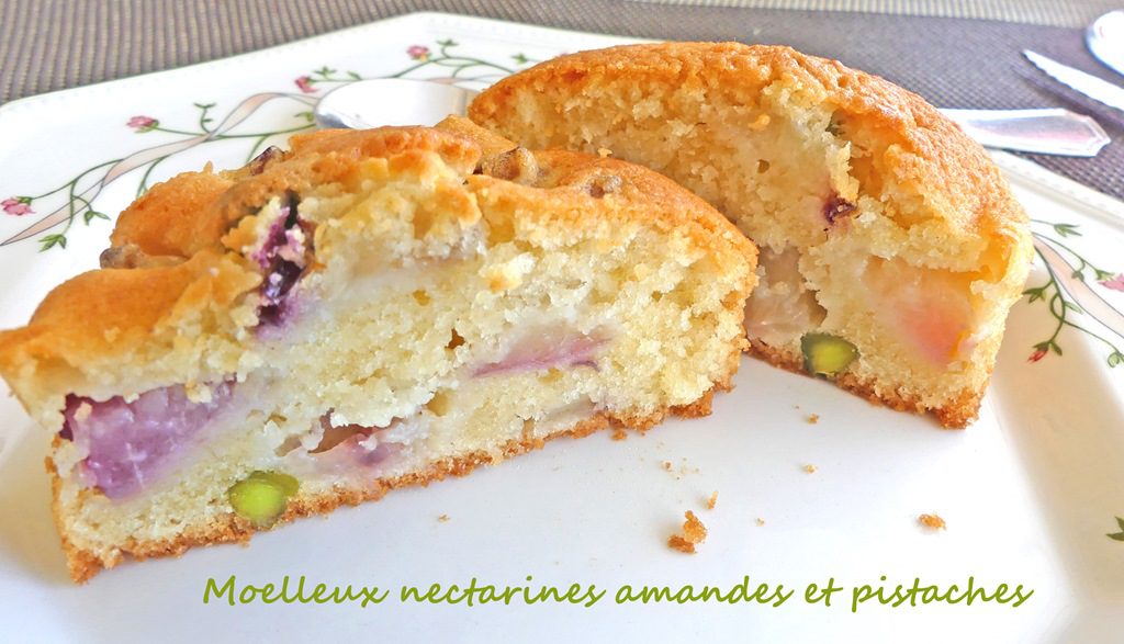 Moelleux nectarines amandes et pistaches