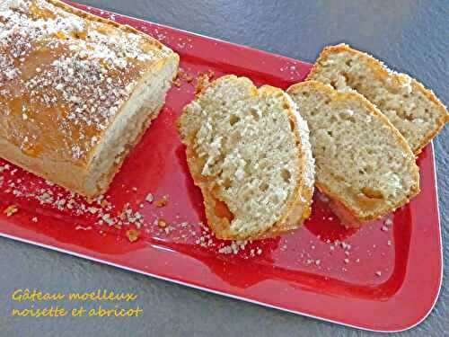 Gâteau moelleux noisette et abricot