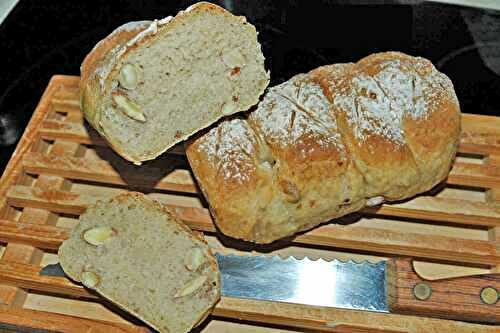 Pain au Kamut et aux amandes *