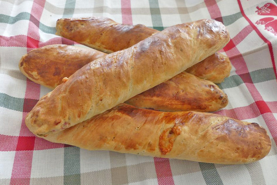 Pains pour l’apéritif  aux olives fromage et bacon *