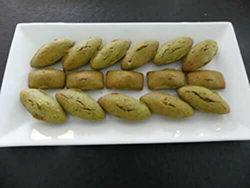 Mini cakes au thé matcha *