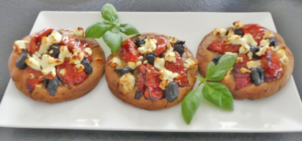 Pizzettes aux tomates feta et olives du Chef Ottolenghi * – Bal du livre 15