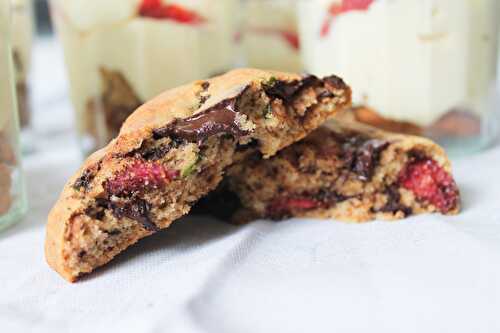 Cookies fraises séchées et basilic