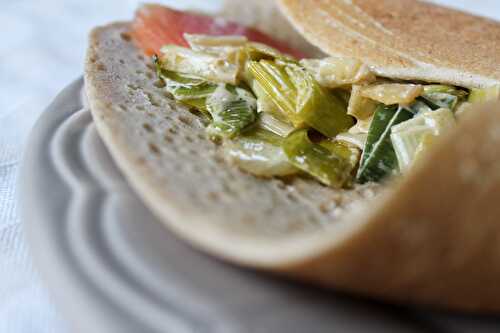 Crêpes mille trous rapides, au saumon et aux poireaux – Baghir