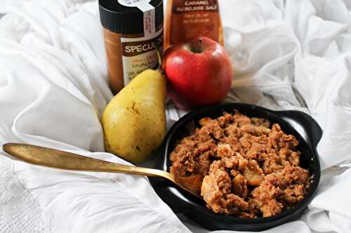 Crumble pommes, poires et caramel au beurre salé