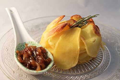 Gratin de pommes de terre et confit d’oignons