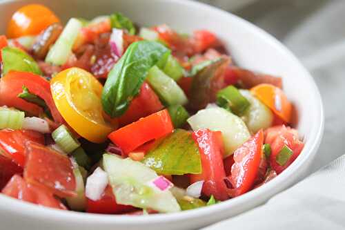 Salade de tomates fraîche et estivale