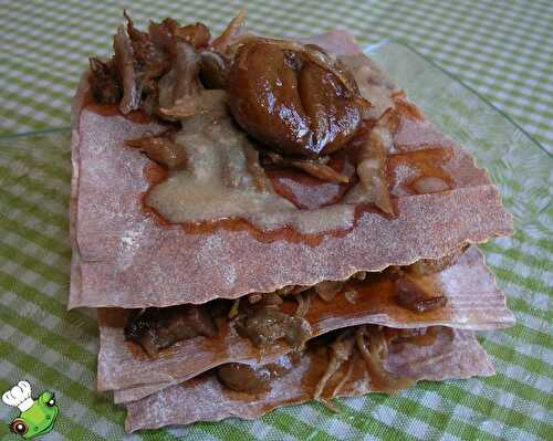 Millefeuilles de canard aux châtaignes et cranberries et sa sauce au foie gras