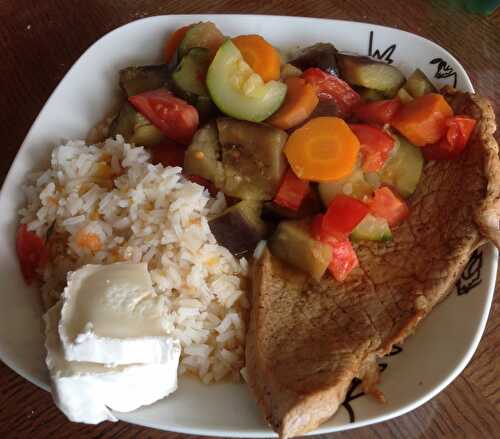 Escalope de veau, riz, ratatouille et fromage - 11 pp