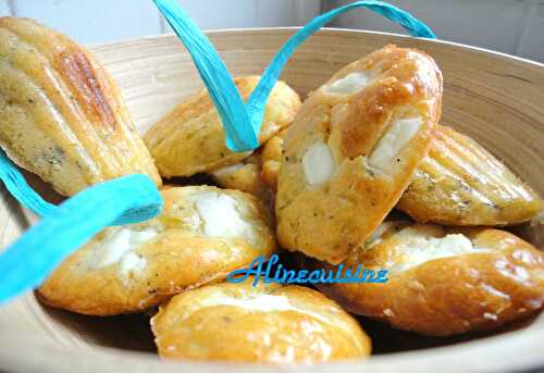 Madeleines au chèvre et aux oignons caramélisés