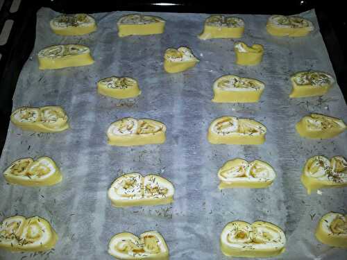 Palmiers au chèvre, amandes et miel