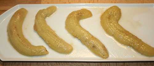 Bananes pochées au sirop de rhum et gingembre