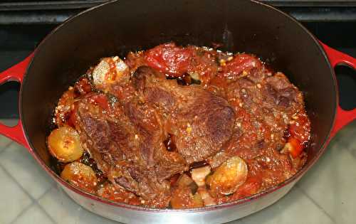 Basse côte de boeuf au four à la tomate