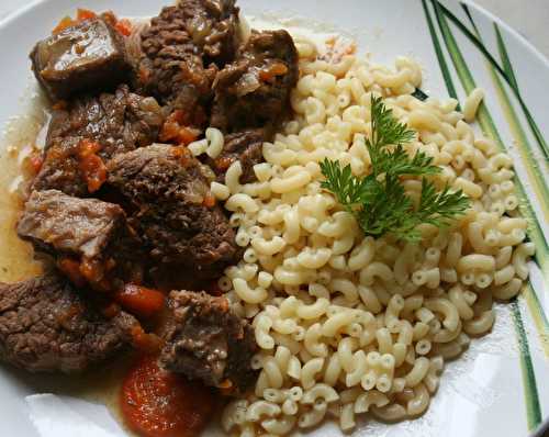 Boeuf aux oignons à la bière blonde