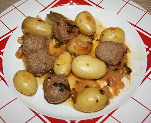 Boulettes de boeuf et pommes de terre à l'étouffés