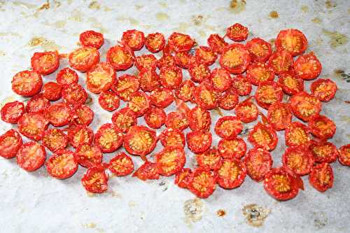 Cake épicé aux tomates séchées (maison) et lardons