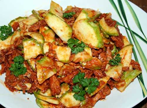 Carpaccio de courgettes rondes au thon à la tomate