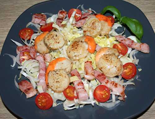 Coquilles Saint Jacques sur salade d'endive et lardons