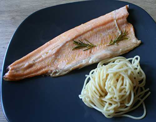 Filet de truite au beurre de romarin à l'unilatéral à la plancha