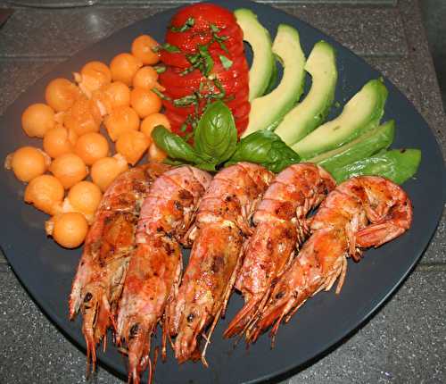 Gambas à la plancha, melon, tomate, avocat