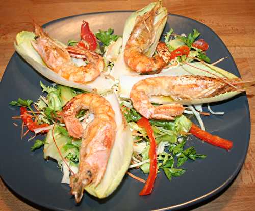 Gambas marinées à la plancha sur salade croquante