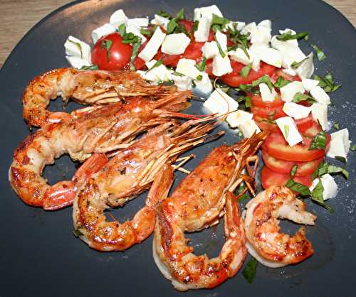 Gambas marinées au basilic à la plancha et tomates mozza