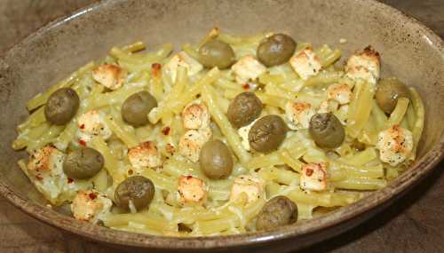 Gratin de macaroni ( ou penne) à la feta et olives vertes - amafacon