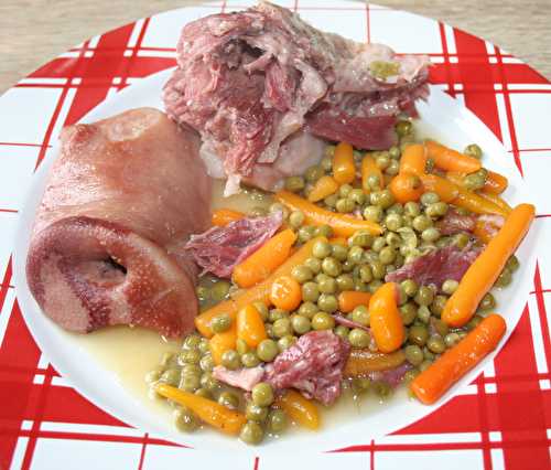 Joue et narine de porc aux petits pois et carottes