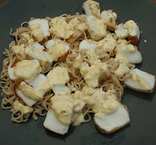 Lamelles d'encornet grillé à la plancha sur pâtes chinoises - amafacon