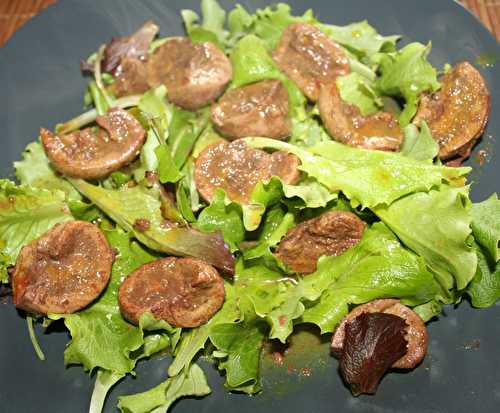 Mesclun aux rognons d'agneau et vinaigrette au curry