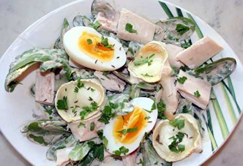 Oeufs cassés sur toasts de chèvre chaud