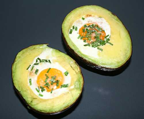 Oeufs cocottes en avocat