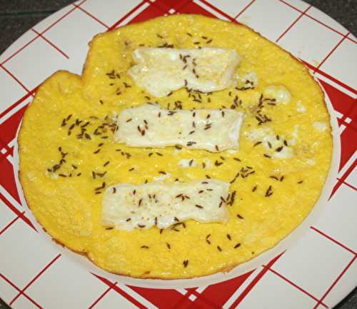 Omelette au fromage de brebis et graines de carvi