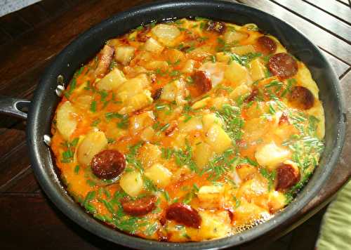 Omelette aux fines herbes, pommes de terre, chorizo